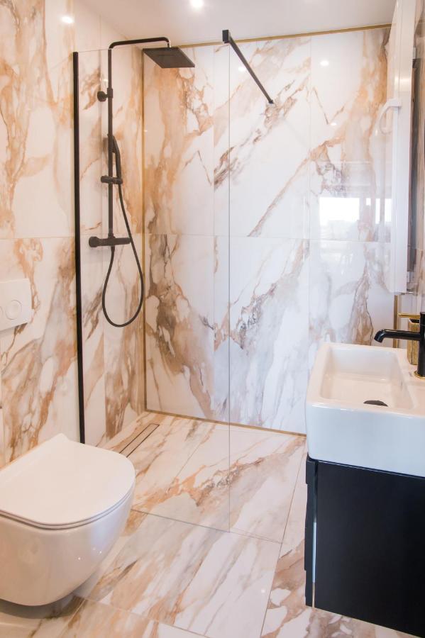 Luksusowy Penthouse Z Jacuzzi I Widokiem Na Morze Apartment Gdynia Bagian luar foto